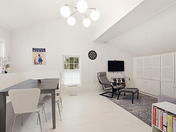 4th image of 3 Mark Mead Road