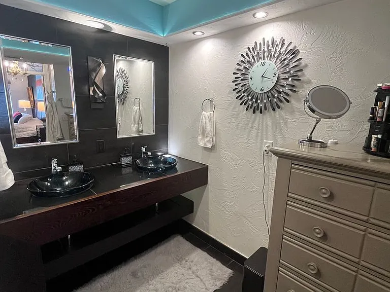 1 John Anderson Dr #4050 — Photo 18