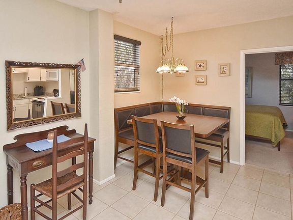3rd image of 262 Tampa Ave W APT G2