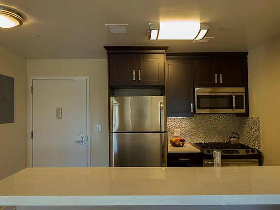 5th image of 2388 31st St APT 5E