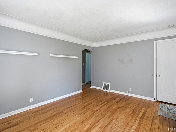 4th image of 26357 Eton Ave