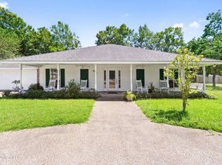 9017 Live Oak Ave, Ocean Springs, MS 39564