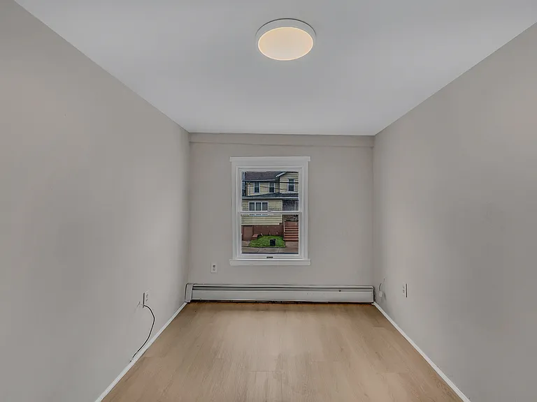 194 Parsonage St — Photo 16
