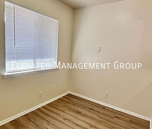 5th image of 12116 Indian School Rd NE