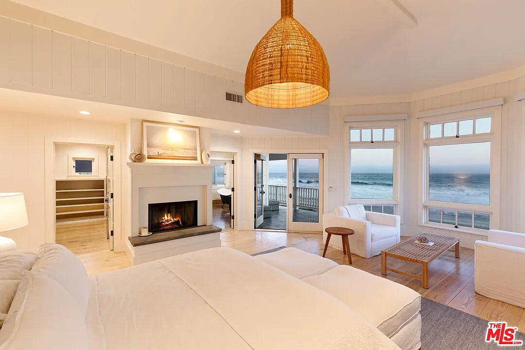 5 bed, 4.5 bath, 5238 sqft, $50,000 — Photo 4