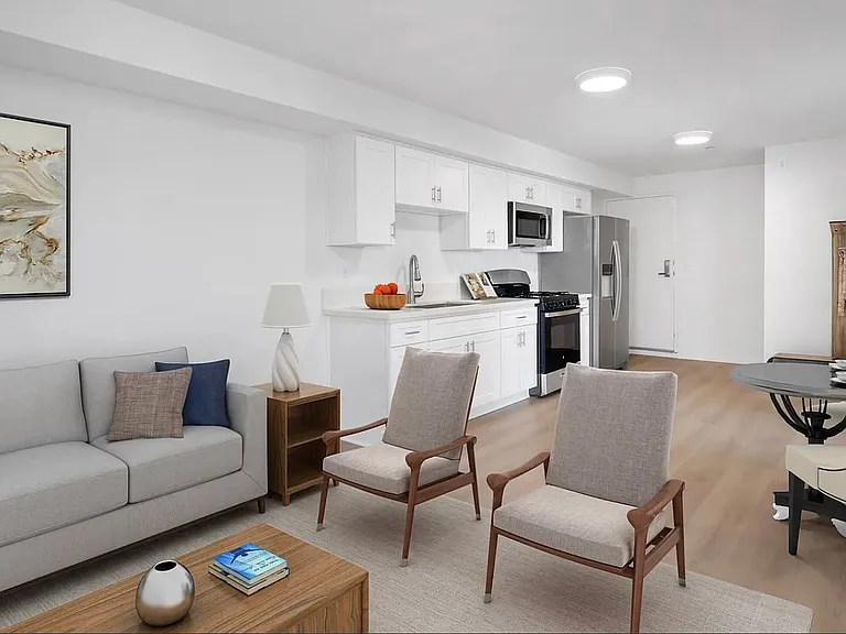 2424 Michigan Ave #103 — Photo 2