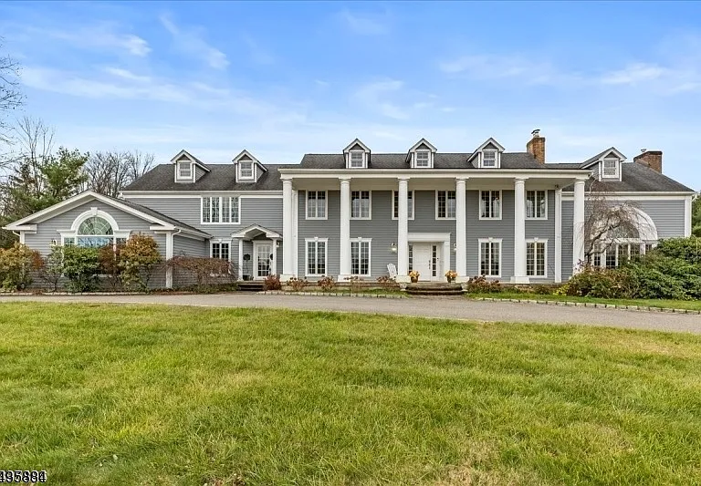 167 Douglas Rd — Photo 1