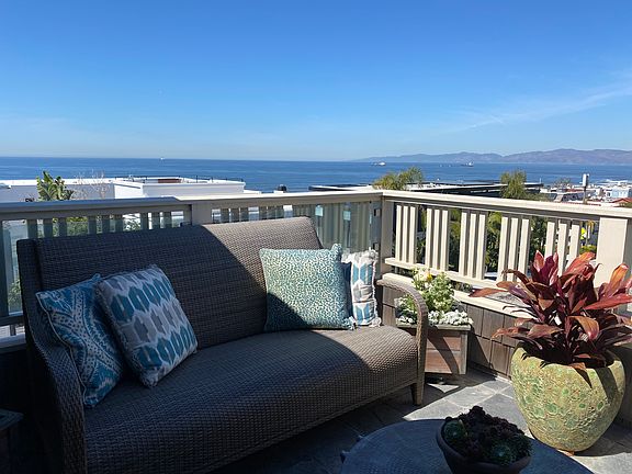 Deck seating area with gas barbecue