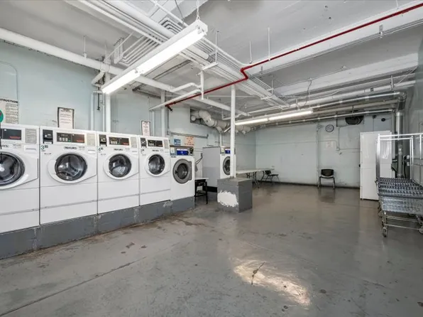 3626 Kings Highway image 4 of 13