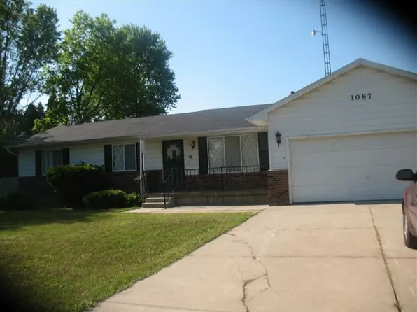 1087 W Stanley Rd, Mount Morris, MI 48458