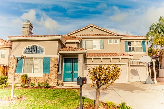 3341 Louis Paul Way photo 1