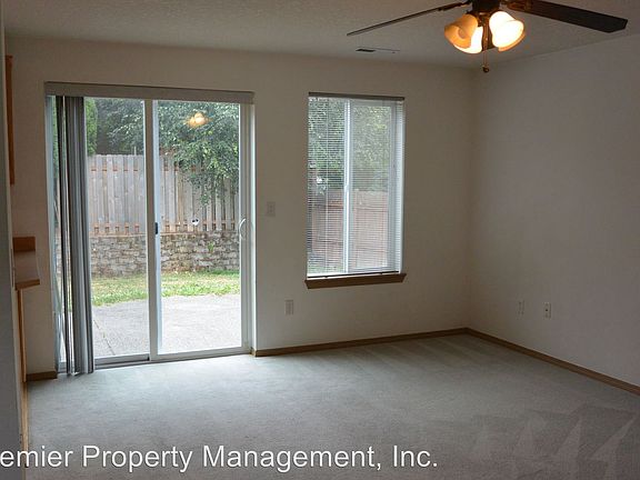 4th image of 4720 NE 40th St