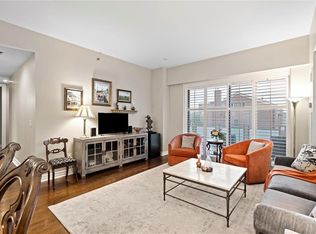 4950 Central St APT 306, Kansas City, MO 64112