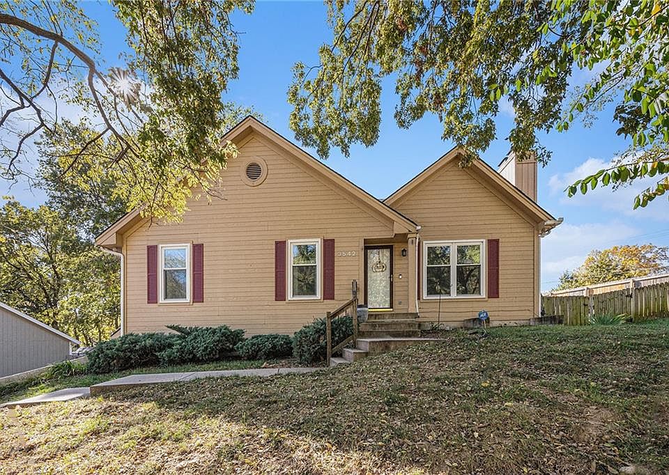 1st image of 3542 NE Rock Creek Dr