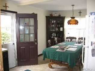 20 Fairmount St, Valley Stream, NY 11580