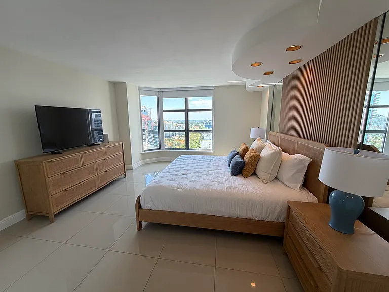3530 Mystic Pointe Dr #2303 — Photo 17