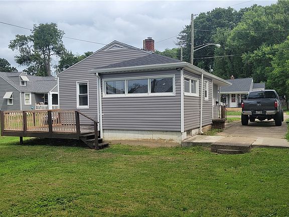 4th image of 938 Fess St