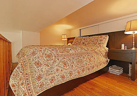 Sold by KG & Company | media 10