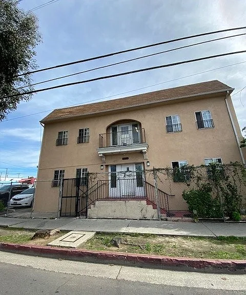 5414 S. Main St. — Photo 2