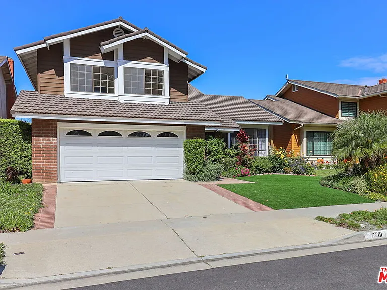 6501 Bradley Pl — Photo 2