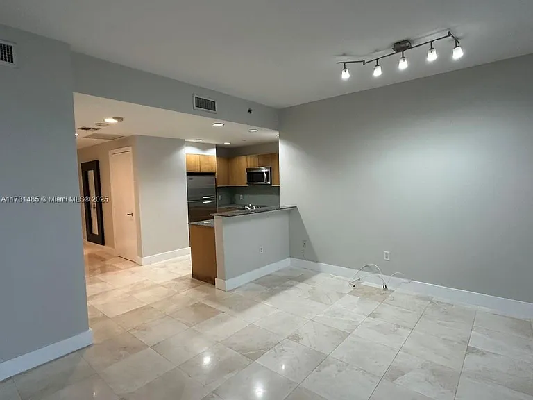 1050 Brickell Ave #6 — Photo 5
