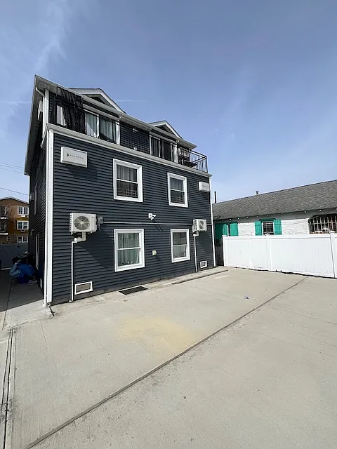 2 bed, 900 sqft, $2,997 — Photo 2