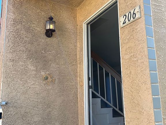 3rd image of 206 Jasmine Ln