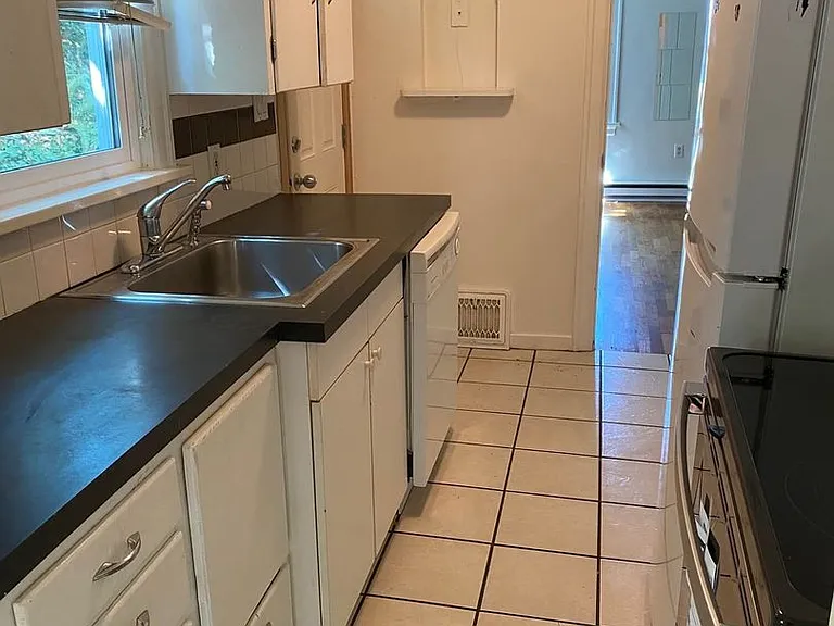 814 High St — Photo 2