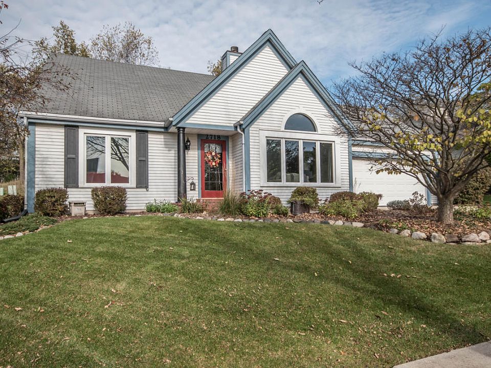 1st image of 2718 Oakcrest Dr