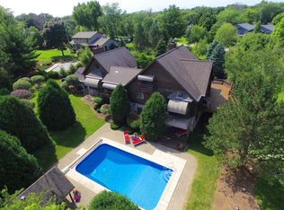 N1618 Countryside Ln, Lake Geneva, WI 53147