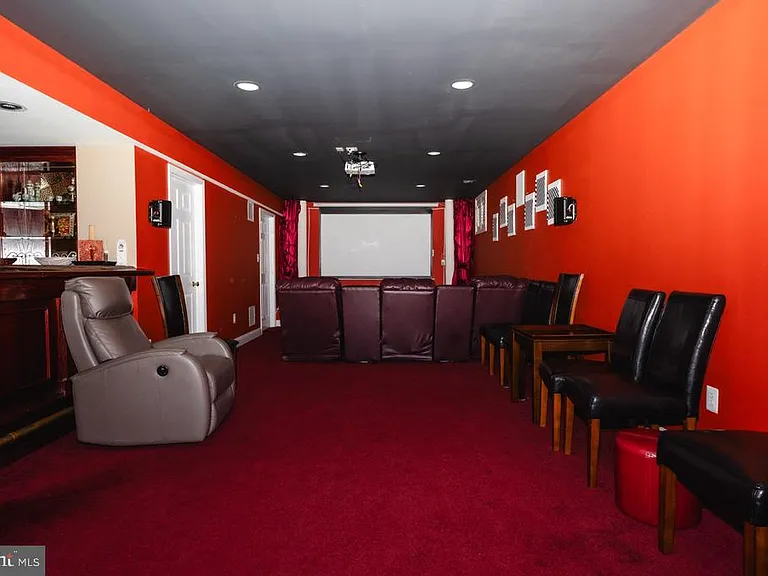 18278 Maple Spring Ct — Photo 33