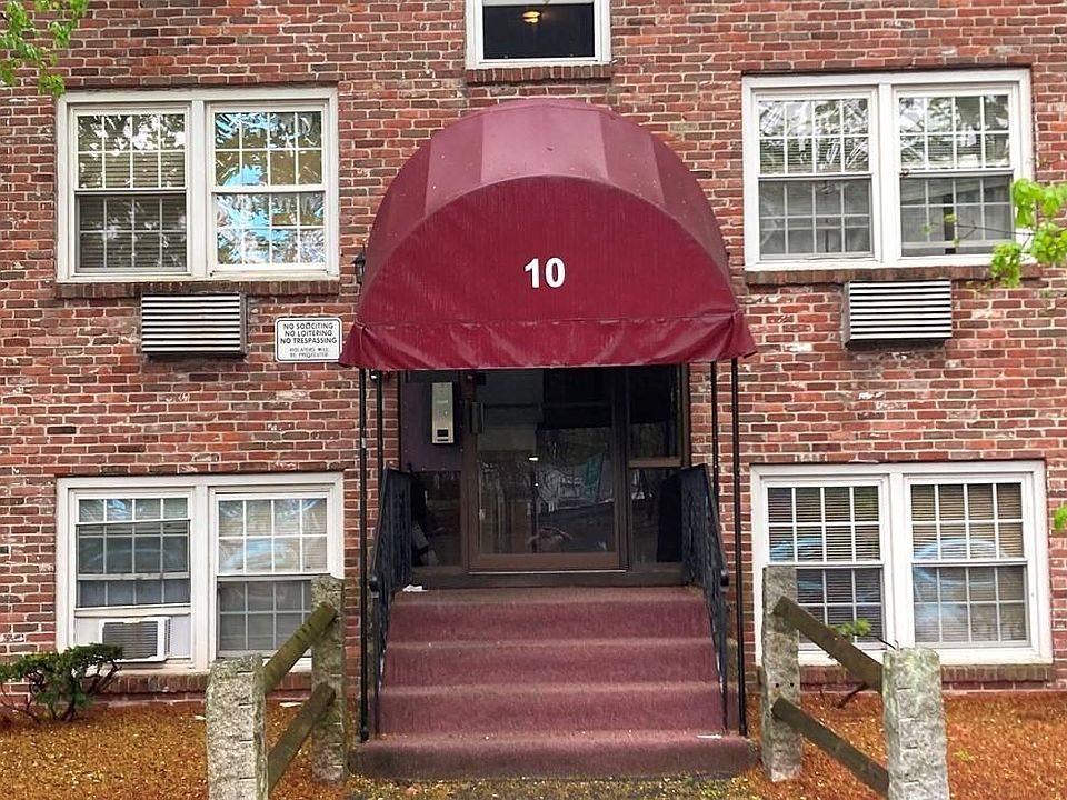 1st image of 10 Danbury Dr APT 11