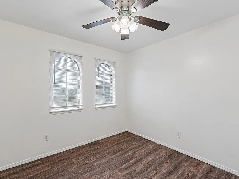 8514 Candlewood Dr — Photo 6