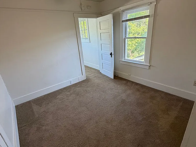 202 NW 15th St #5 — Photo 4