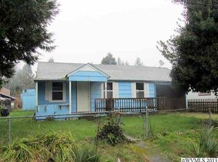 741 SW Douglas St, Mill City, OR 97360