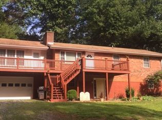 208 Ledford Chpl Rd, Hayesville, NC 28904