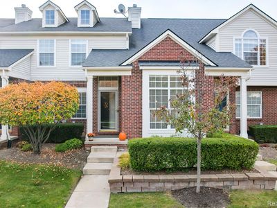 31204 Alexa Dr, Walled Lake, MI, 48390