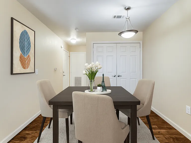 Oak Manor Villas — Photo 8