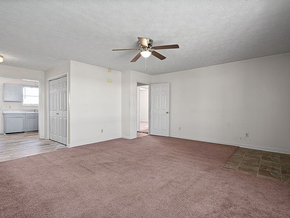 5th image of 290 Thompsonville Ln APT 304