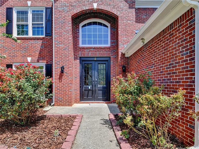 2835 Crestmont Ct — Photo 5