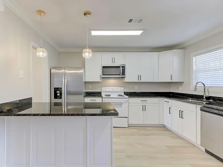 464 S White Station Rd — Photo 12