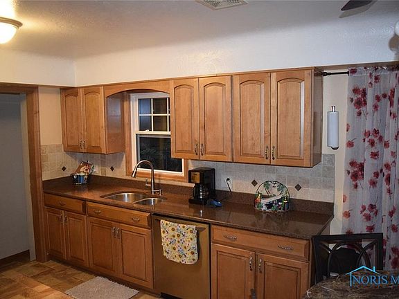 5th image of 2158 Portsmouth Ave