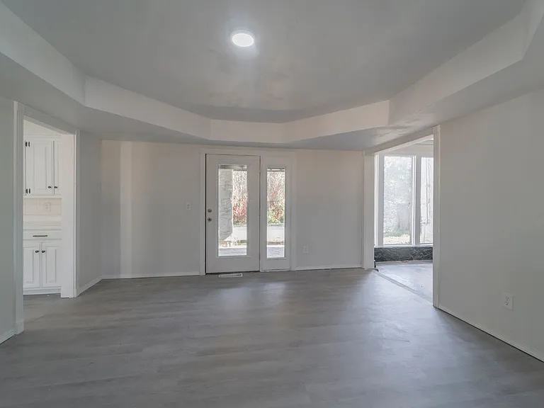 3120 Shadybrook Dr — Photo 13