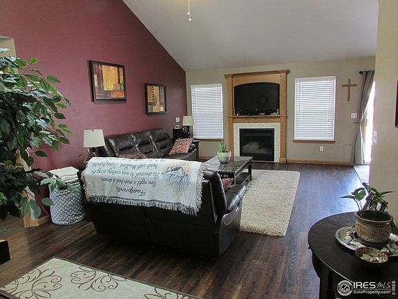5th image of 1010 Valley Dr