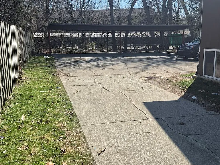 944-950 33rd St SE — Photo 10