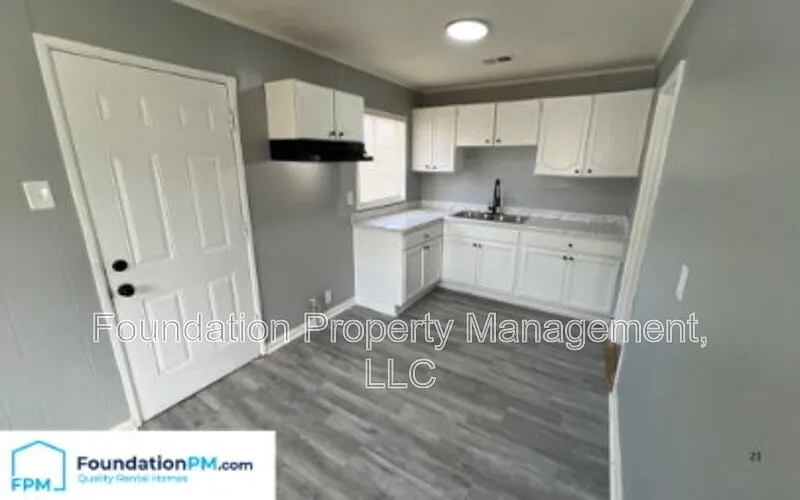 3 bed, 1.0 bath, 994 sqft, $995 — Photo 3