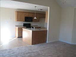 4th image of 308 Chalet Cir