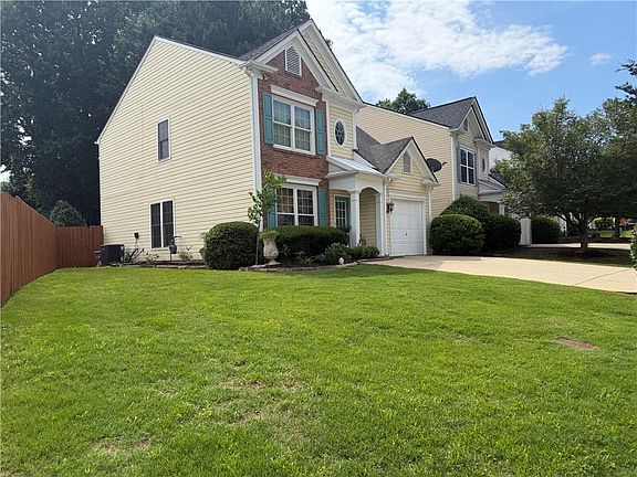 4th image of 2863 Regent Walk Dr