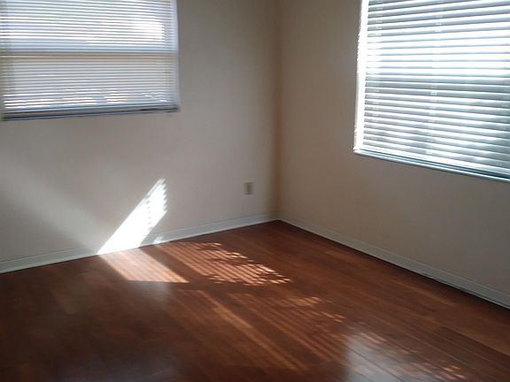 5th image of 11647 84th Ave