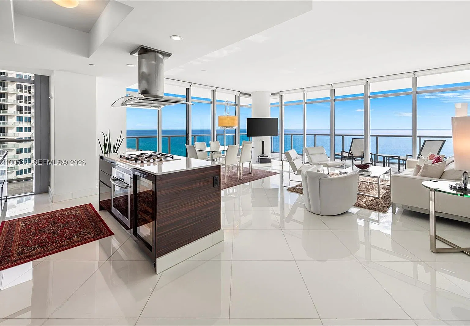 3737 Collins Ave — Photo 1